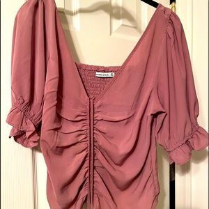 Abercrombie & Fitch peasant sleeve blouse, slightly cropped and fitted